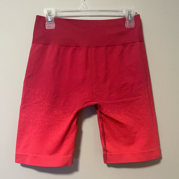 Gymshark Ombre Adapt Seamless Shorts - Picture 4 of 4